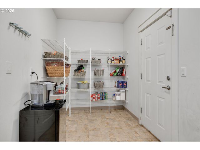 10847 Se ALEXANDER Dr, Happy Valley, OR 97086