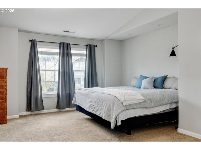 10847 Se ALEXANDER Dr, Happy Valley, OR 97086