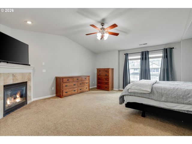 10847 Se ALEXANDER Dr, Happy Valley, OR 97086