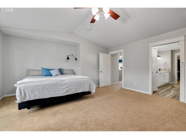 10847 Se ALEXANDER Dr, Happy Valley, OR 97086