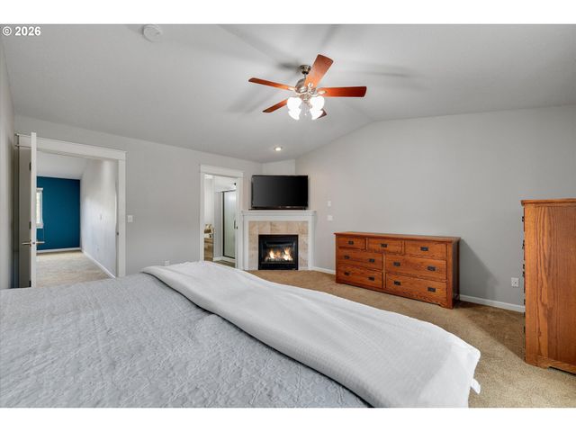 10847 Se ALEXANDER Dr, Happy Valley, OR 97086