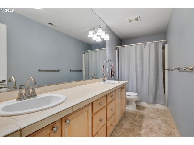 10847 Se ALEXANDER Dr, Happy Valley, OR 97086