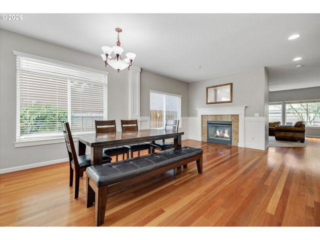 10847 Se ALEXANDER Dr, Happy Valley, OR 97086