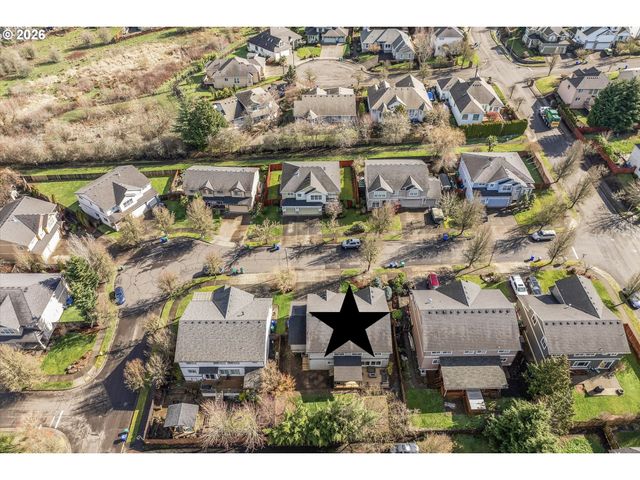 10847 Se ALEXANDER Dr, Happy Valley, OR 97086