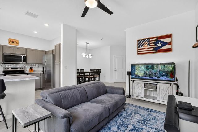 20868 NW 9th Path, Miami Gardens, FL 33169