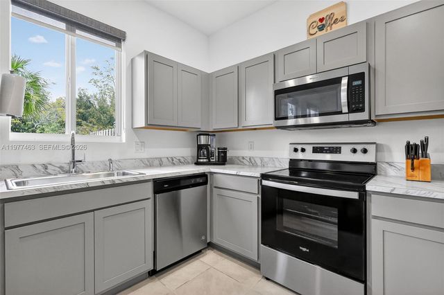 20868 NW 9th Path, Miami Gardens, FL 33169