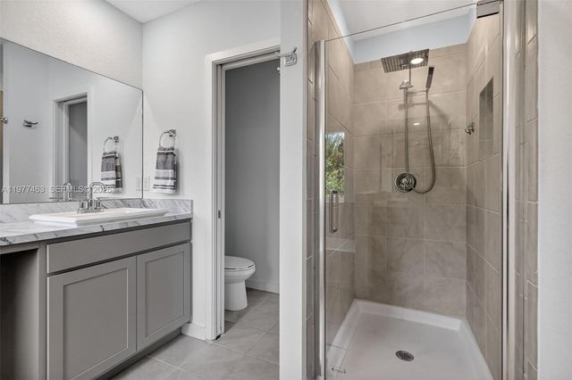 20868 NW 9th Path, Miami Gardens, FL 33169