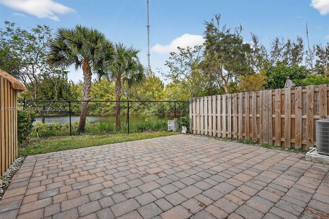 20868 NW 9th Path, Miami Gardens, FL 33169