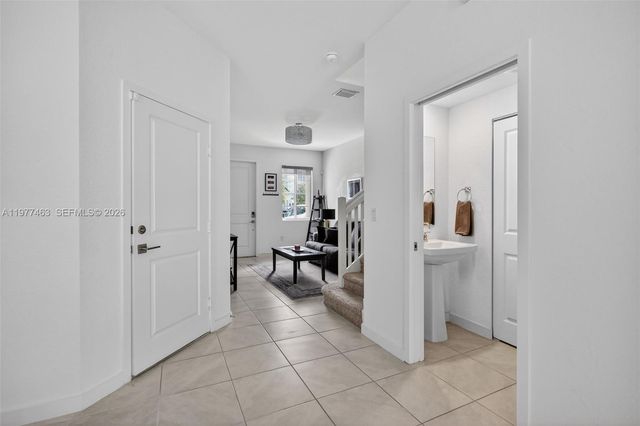 20868 NW 9th Path, Miami Gardens, FL 33169