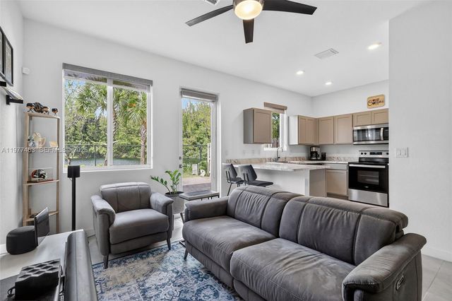 20868 NW 9th Path, Miami Gardens, FL 33169