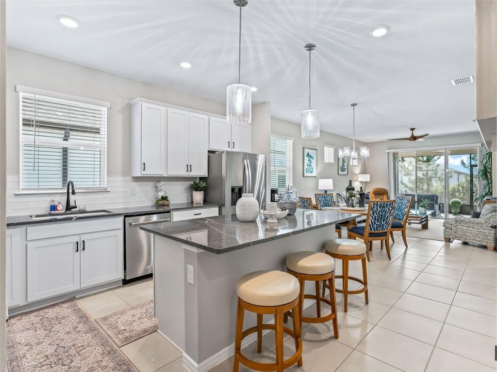 Image 8 of property listing at 8764 SW 58TH STREET ROAD, Ocala, FL 34481