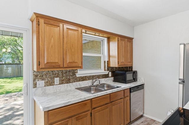 728 Lisa Lane, Cedar Hill, TX 75104