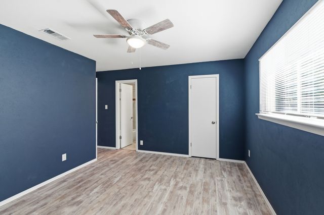 728 Lisa Lane, Cedar Hill, TX 75104