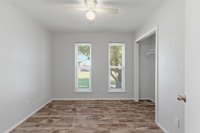 728 Lisa Lane, Cedar Hill, TX 75104