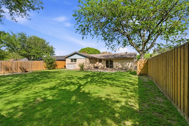 728 Lisa Lane, Cedar Hill, TX 75104