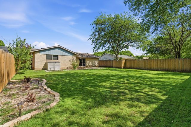 728 Lisa Lane, Cedar Hill, TX 75104