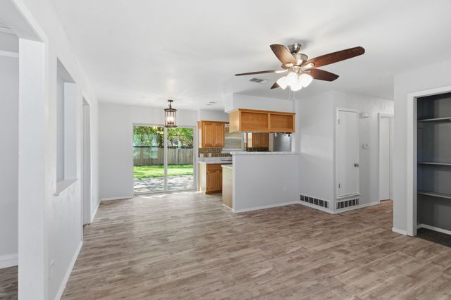 728 Lisa Lane, Cedar Hill, TX 75104