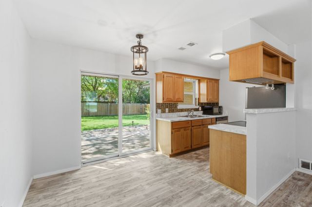 728 Lisa Lane, Cedar Hill, TX 75104