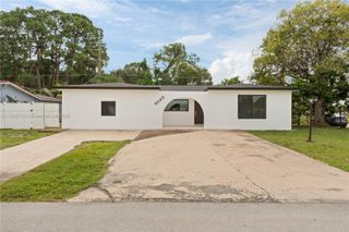 8560 Southampton Dr, Miramar, FL 33025