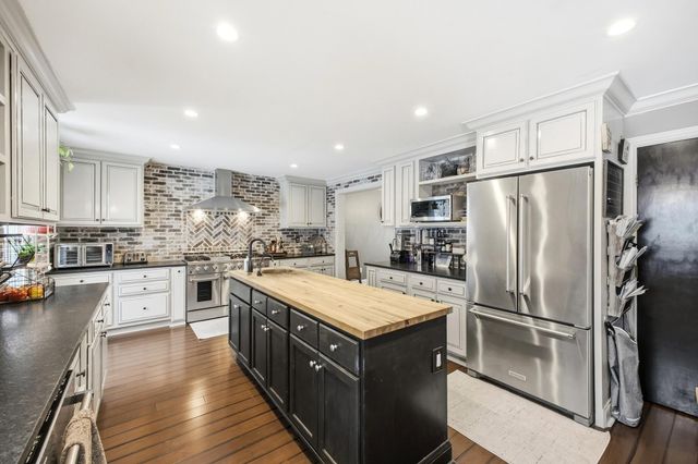 772 Old Forest Court, Columbus, OH 43230