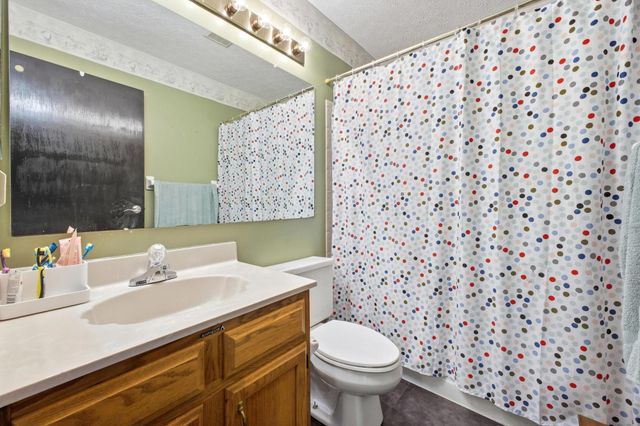 772 Old Forest Court, Columbus, OH 43230