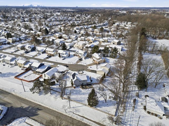 772 Old Forest Court, Columbus, OH 43230