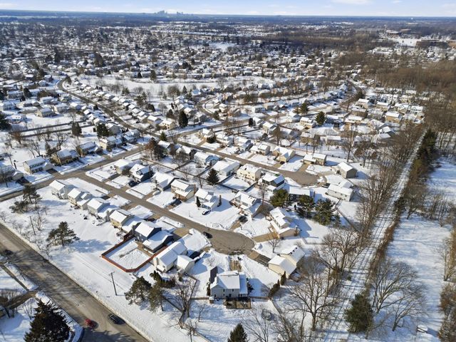 772 Old Forest Court, Columbus, OH 43230