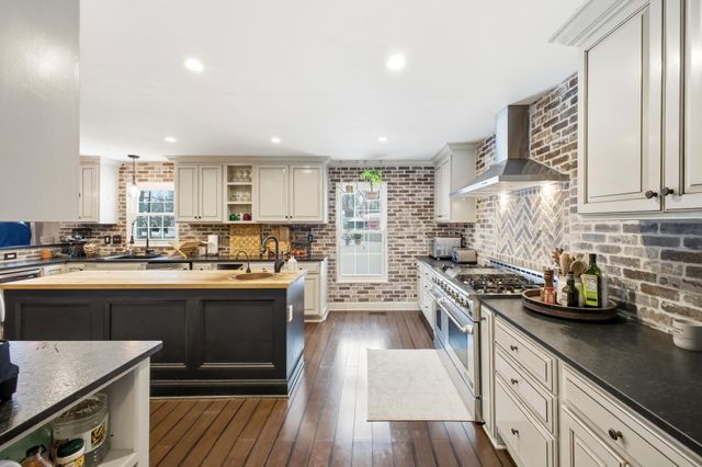 772 Old Forest Court, Columbus, OH 43230