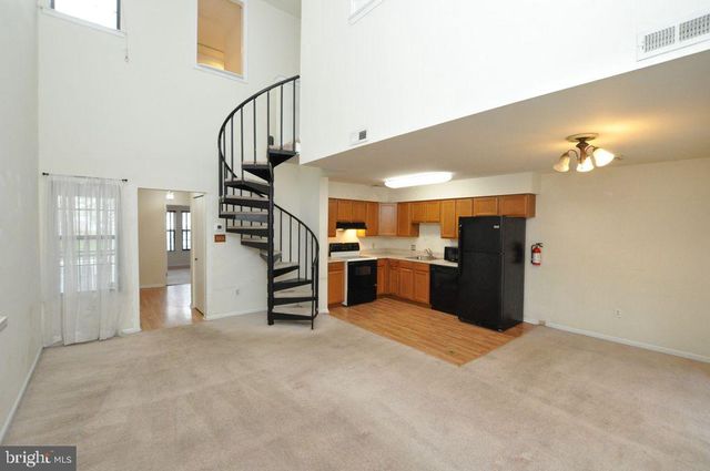 28 BRIDGEWATER DR, Marlton, NJ 08053