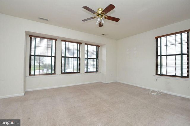 28 BRIDGEWATER DR, Marlton, NJ 08053