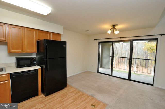 28 BRIDGEWATER DR, Marlton, NJ 08053