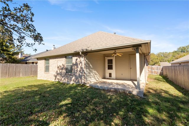 2402 Pleasant Rose Circle, Bryan, TX 77808