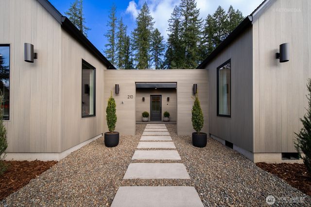 210 Eagle Court, Woodland, WA 98674