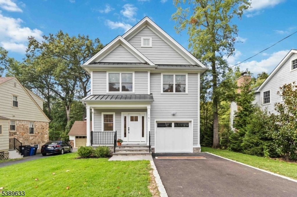 151 Center Ave, Chatham Boro, NJ 07928