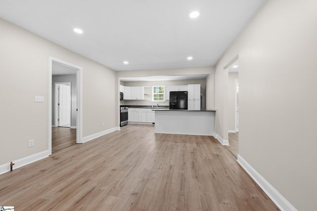 2140 Geer Highway, Travelers Rest, SC 29690