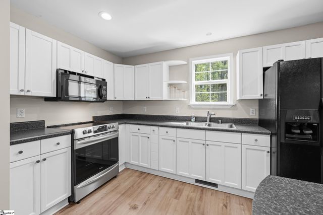 2140 Geer Highway, Travelers Rest, SC 29690