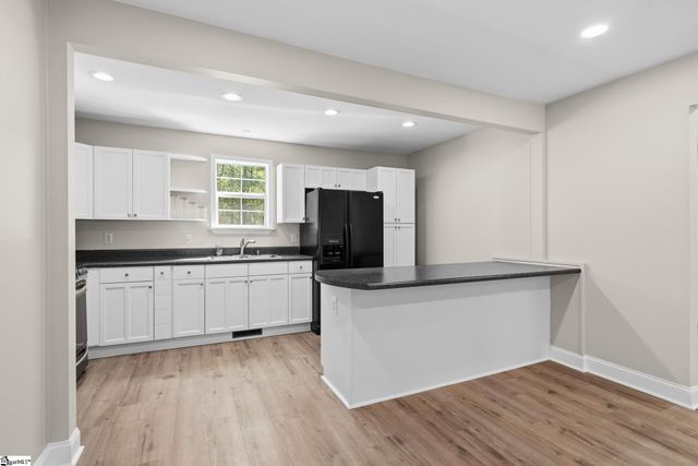 2140 Geer Highway, Travelers Rest, SC 29690