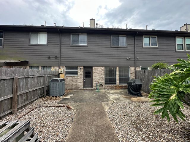 2204 Gemini Street, Houston, TX 77058