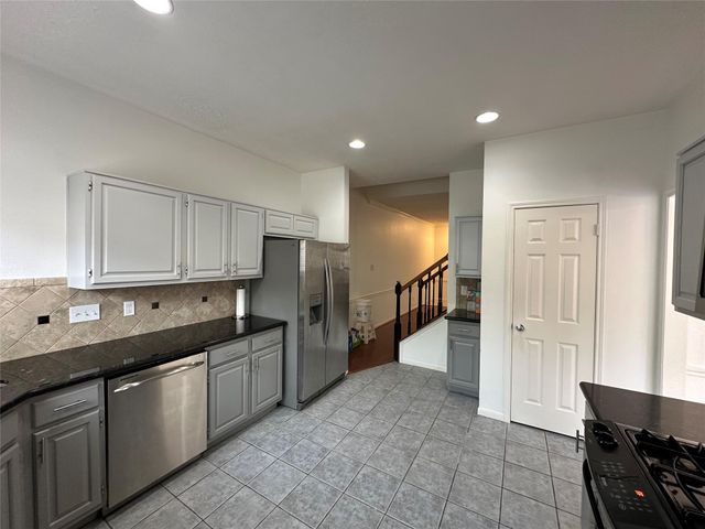 2204 Gemini Street, Houston, TX 77058