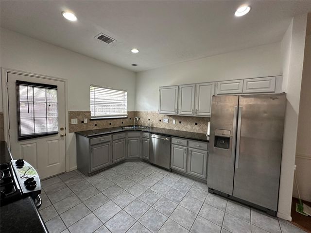 2204 Gemini Street, Houston, TX 77058