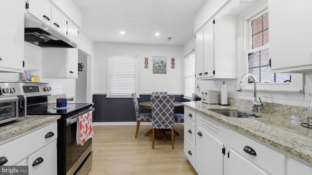 Image 13 of property listing at 1211 SNOWDEN PL, Laurel, MD 20707