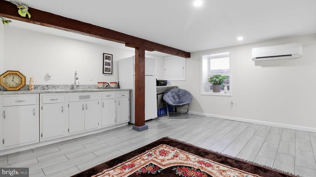 Image 15 of property listing at 1211 SNOWDEN PL, Laurel, MD 20707