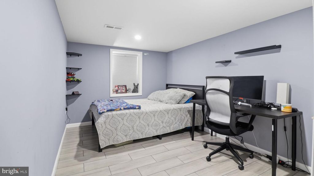 Image 20 of property listing at 1211 SNOWDEN PL, Laurel, MD 20707