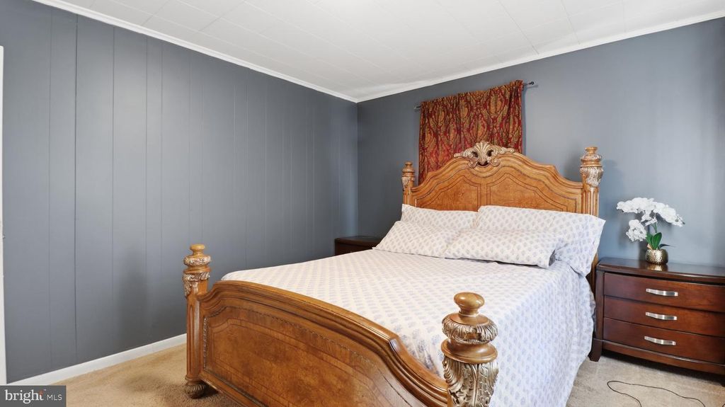 Image 9 of property listing at 1211 SNOWDEN PL, Laurel, MD 20707