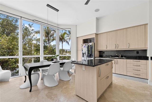 16500 Collins Avenue TH9, Sunny Isles Beach, FL 33160