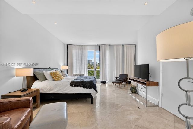 16500 Collins Avenue TH9, Sunny Isles Beach, FL 33160