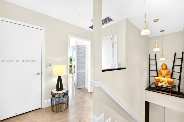 16500 Collins Avenue TH9, Sunny Isles Beach, FL 33160