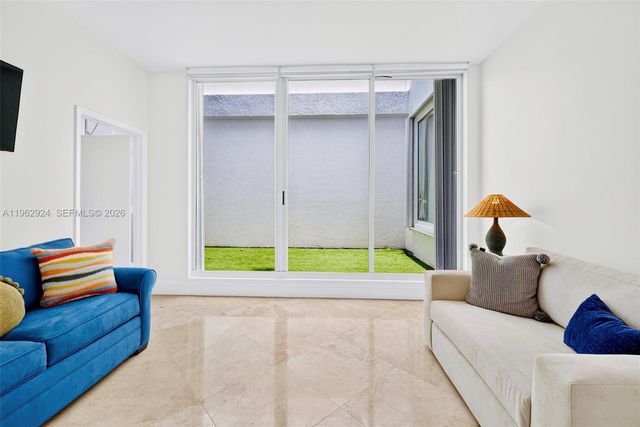 16500 Collins Avenue TH9, Sunny Isles Beach, FL 33160