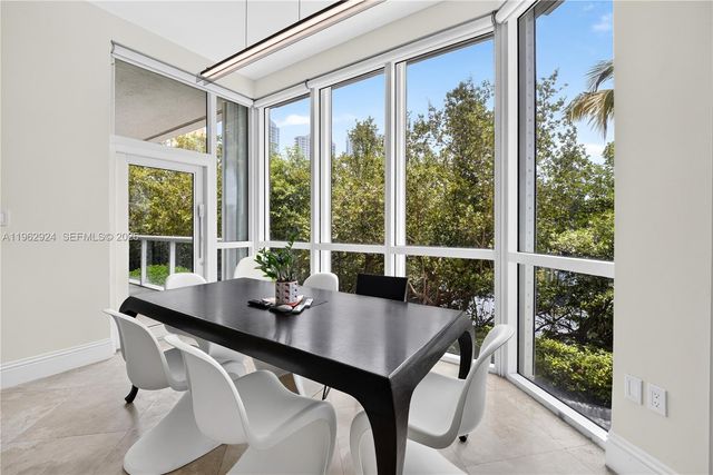 16500 Collins Avenue TH9, Sunny Isles Beach, FL 33160