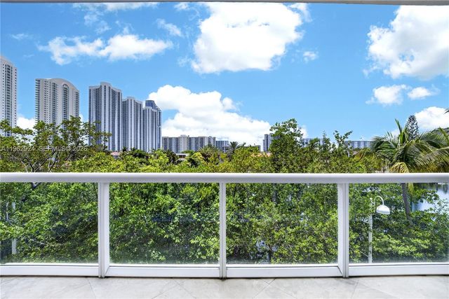 16500 Collins Avenue TH9, Sunny Isles Beach, FL 33160